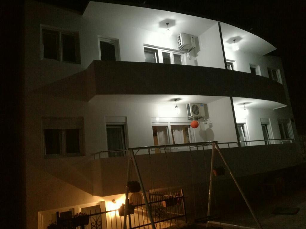 Apartmani Vukmanovic Чань Екстер'єр фото